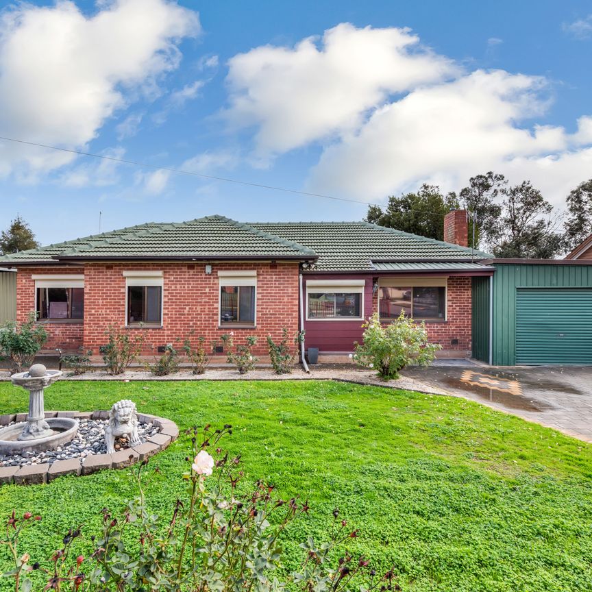 Stylish and Stunning 3 Bedroom home! - Photo 1