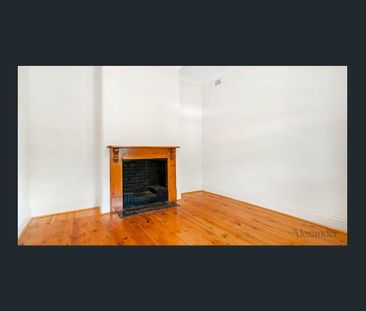 3 bedroom character home - 6 month lease only - Photo 5