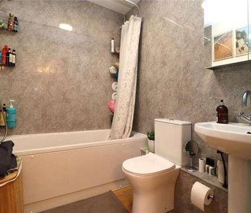 Woking, Surrey, GU21 - Photo 4