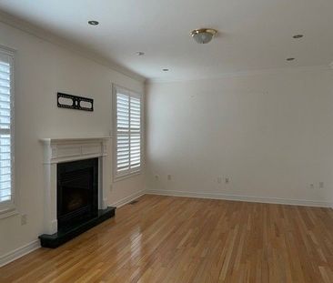 For Lease - 48 Townwood Drive, Richmond Hill, Ontario - Photo 3