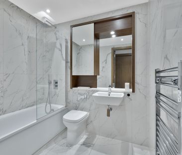 A beautifully designed oasis in the heart of the city - Photo 5