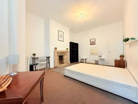 2 bedroom ground floor flat to rent - Photo 4