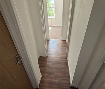 1 Bed Flat, Bury New Road, M7 - Photo 6