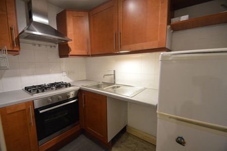 Slough, Slough, Berkshire,SL1 - Photo 3