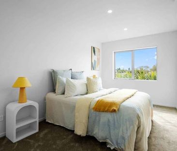 Three Bedrooms in Panmure - Photo 5