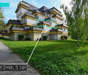 Pronájem prostorného bytu 2+kk s velkou terasou a krytým parkovacím... - Photo 4