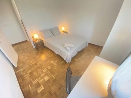 Calle del Hornero, Madrid, Community of Madrid 28019 - Photo 4