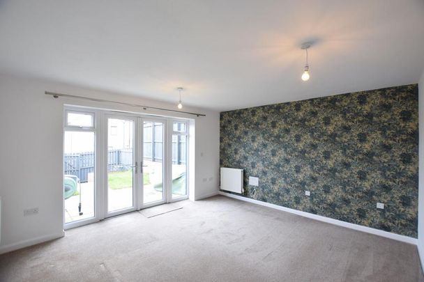 3 bedroom end of terrace house to rent - Photo 1