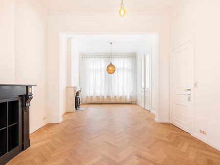 Charmant volledig opgefrist herenhuis te huur in het hart van Mariaburg-Ekeren! - Photo 4