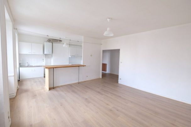 Location Appartement 4 pièces 89m² ST ETIENNE 42000 - Photo 1