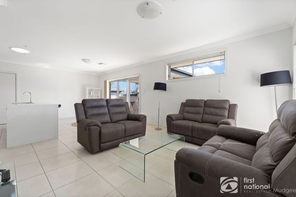 COMFORTABLE AND CLOSE TO CBD - Photo 1