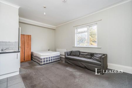 Studio to rent - Photo 5