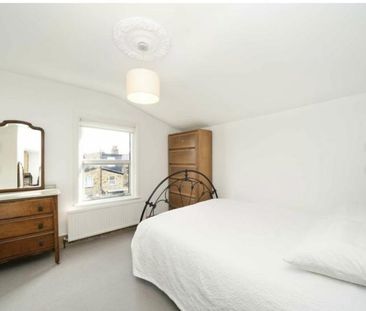 Kingsize room with private shower in quiet East Dulwich house - Photo 2