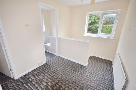 3 bedroom semi-detached house to rent - Photo 2