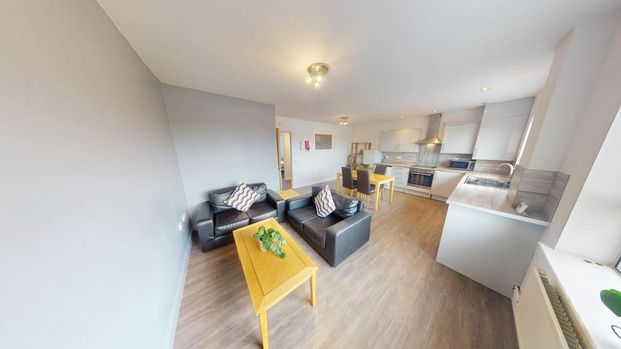 2 bedroom ground floor flat to rent - Photo 1