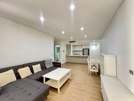 Furnished Second-Floor Three-Bedroom Apartment for Lease! - Photo 2