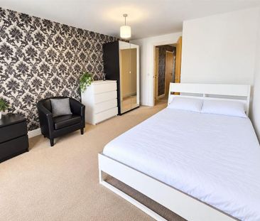 3 bedroom apartment to rent - Photo 3