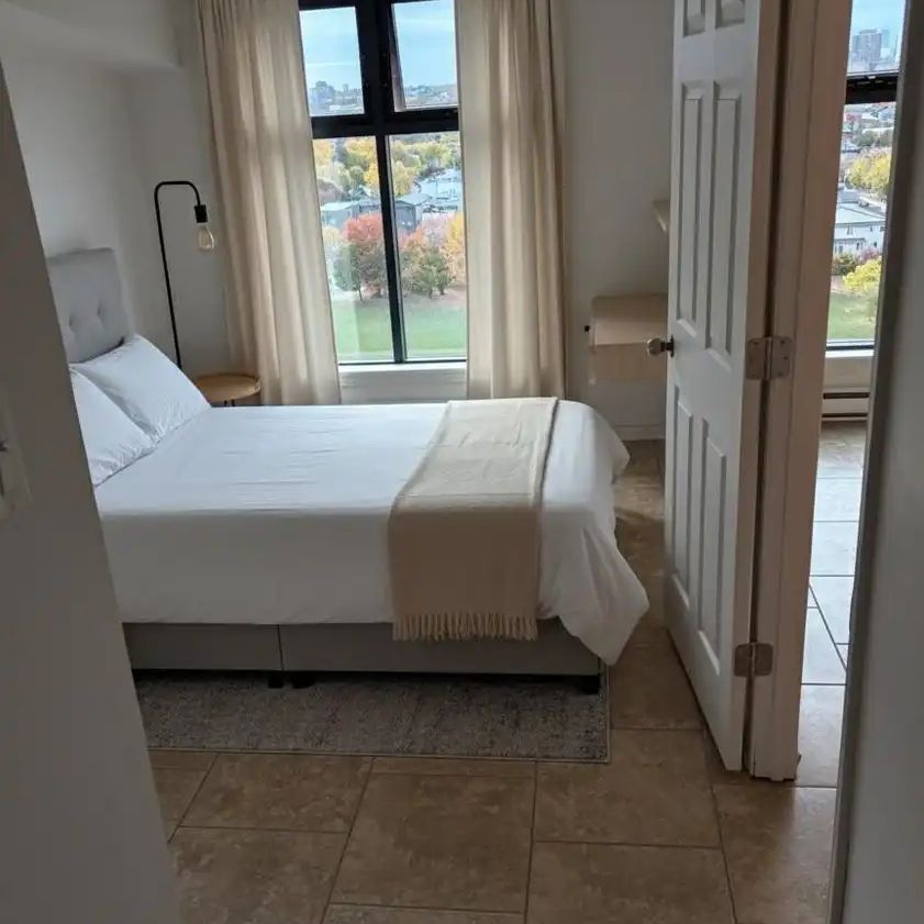 Rideau East Apartments — 1-Bed - Photo 1
