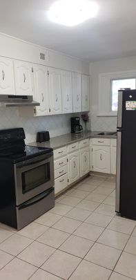 For Lease - 256 Hillside Drive, Mississauga, Ontario - Photo 1