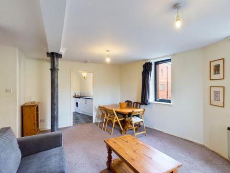3 bedroom flat to rent - Photo 2
