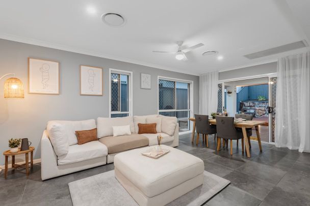 Spacious & Stylish Modern Four Bedroom Family Home - Photo 1