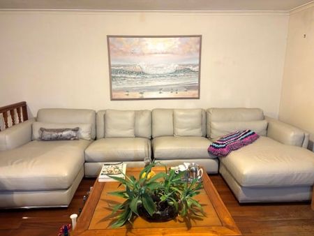 3 Bedrooms Available in Large Shared Furnished House with All Conveniences - Photo 2