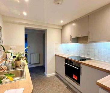 Woking, Surrey, GU21 - Photo 2