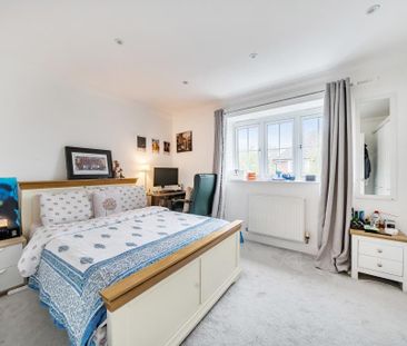 4 bedroom semi-detached house to rent - Photo 2