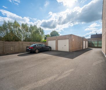 KRUISHOUTEM - Aangenaam gelijkvloersapp. met privétuin + garage! - Photo 2