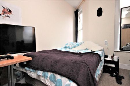 6 bedroom terraced house to rent - Photo 5