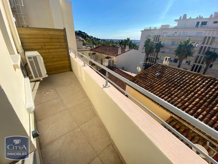 Location Appartement 3 pièces 57m² LE LAVANDOU 83980 - Photo 2