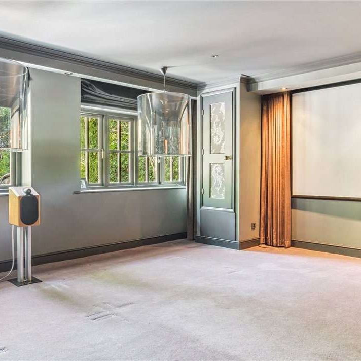 Stunning detached home which has been finished to a high standard with spacious bright rooms throughout including a cinema room. - Photo 1