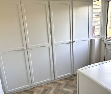 11a Holborn Avenue, S18 - Photo 3