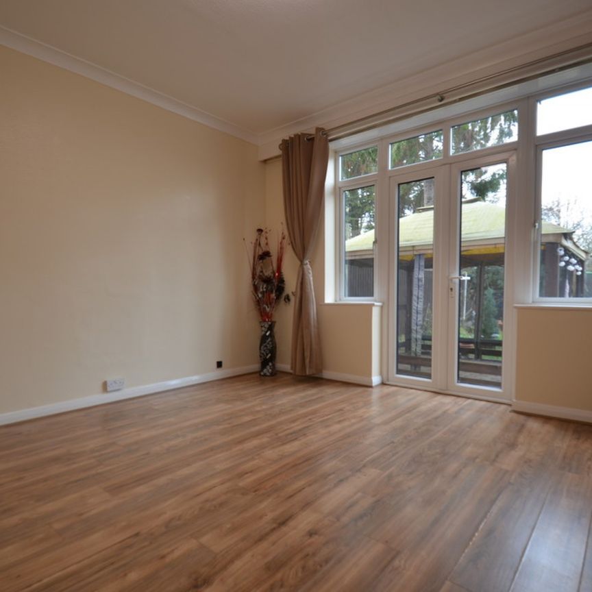 4 bedroom Detached house to rent - Photo 1