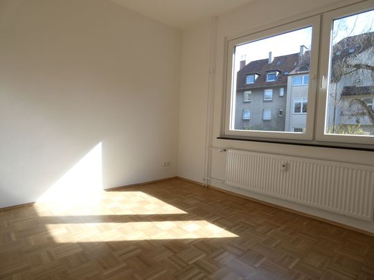** Stilvoll modernisierte 3-Zimmer-Wohnung mit Balkon in Essen-Holsterhausen ** - Photo 1