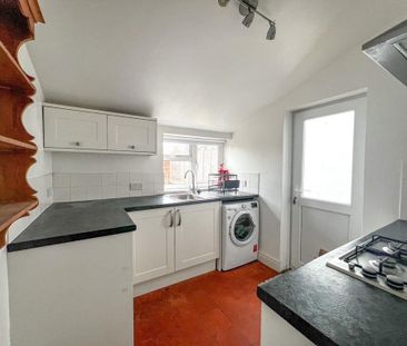 2 bedroom terraced house to rent - Photo 2
