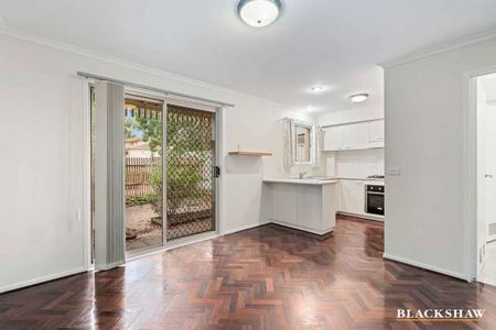 Neat three bedroom townhome... - Photo 2