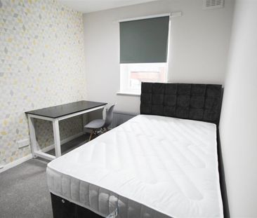 Westfield Court, Westfield Road, Hyde Park, LS3 1DL, Leeds - Photo 5