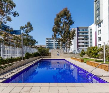 Elevated Luxury Living in Belconnen's Prestigious Oracle Complex - Photo 4