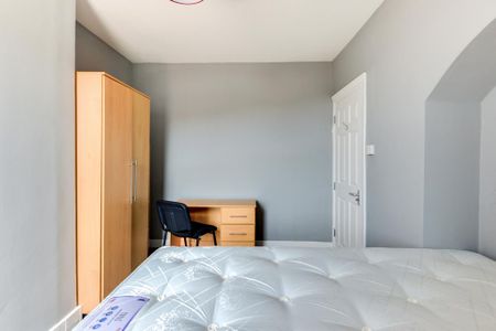 5 bedroom house to rent - Photo 4