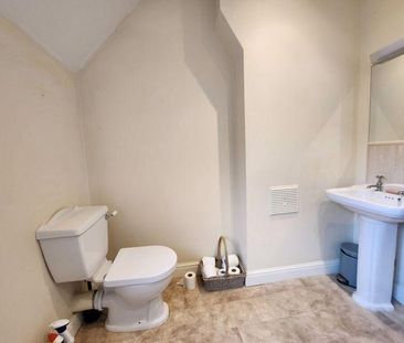 2 bedroom semi-detached house to rent - Photo 4