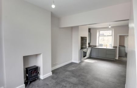 2 bedroom terraced house to rent - Photo 2