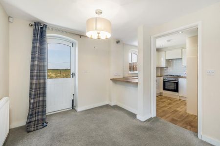 3 bedroom terraced house to rent - Photo 3