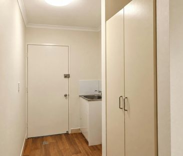 FRESHLY RENOVATED FAMILY HOME - Photo 6