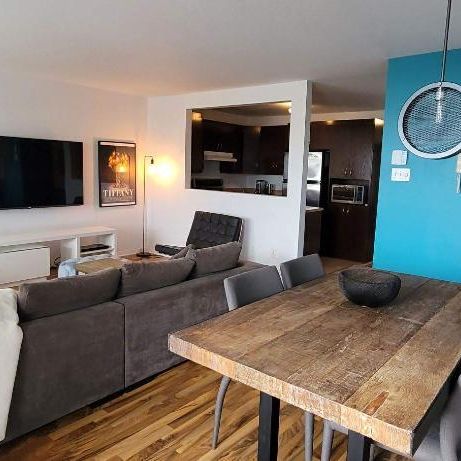 ✨ Condo 4½ à Saint-Hubert | 2 stationnements | Climatisation | Balcon | Disponible 1er septembre ✨ - Photo 1