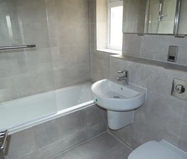 Ebbsfleet Court, Northfleet. DA11 - Photo 3
