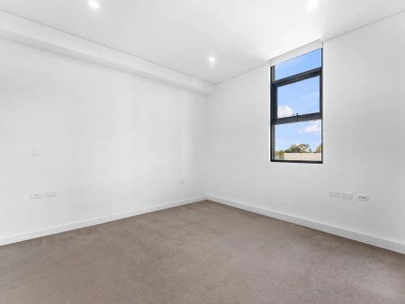 “Modern Apartment in Prime Location” - Photo 2