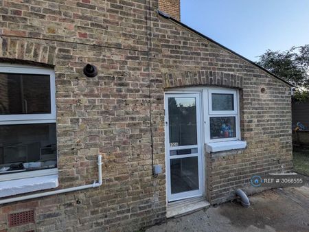 3 bedroom maisonette to rent - Photo 5
