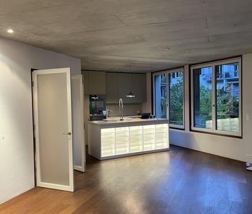Stylish 3.5-Room Apartment in Zurich with Balcony and Garage Parking - Photo 6