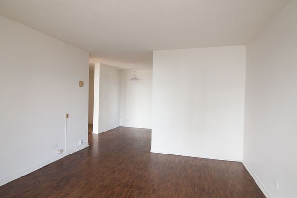 1975 Maisonneuve Blvd West - Photo 1